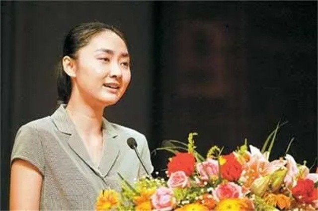 邢丹葬礼与老公丛飞合葬,深圳玫瑰丛飞邢丹怎么死的