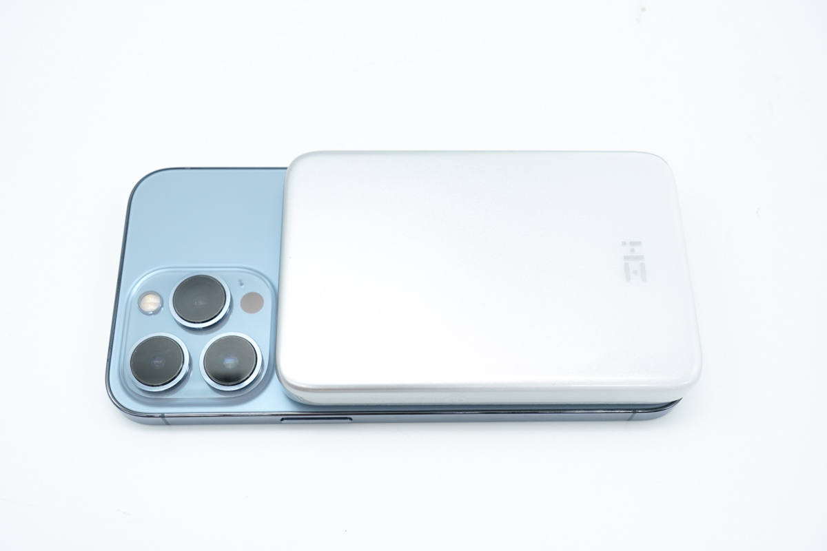 iphone14promax磁吸无线充电宝,iphone14promax带线无线磁吸充电宝