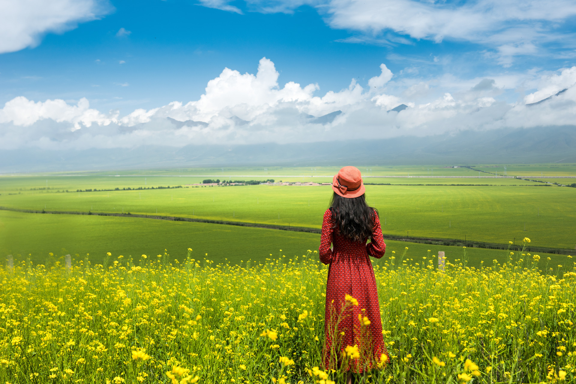 自卑敏感多疑女生怎么办,自卑敏感多疑性格女生对待感情