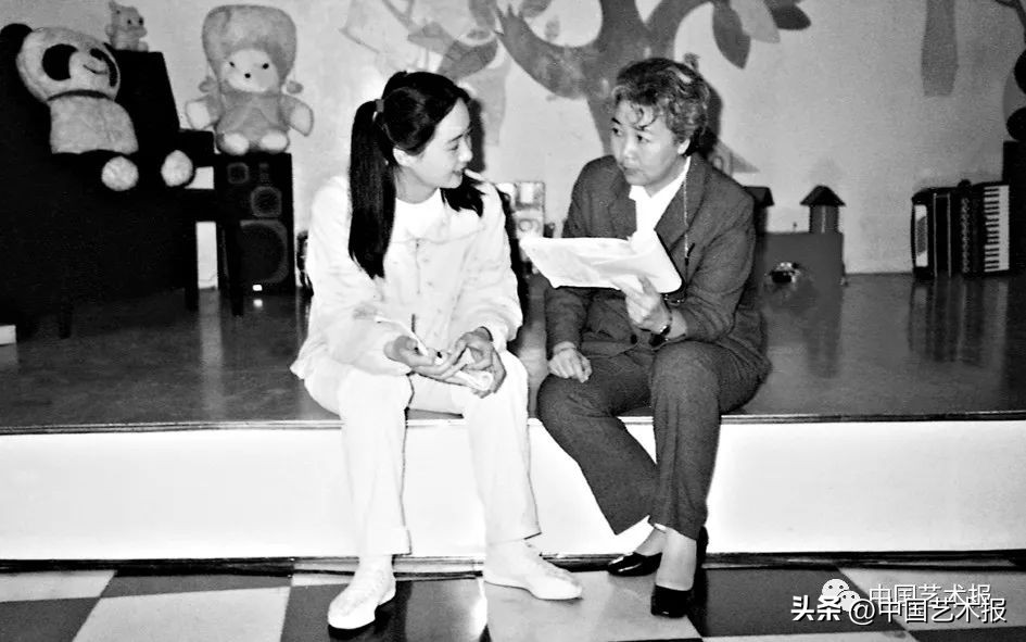 杩欎釜灞曡涓轰粈涔堜細闇囨捈浜哄績,杩欎釜灞曡鎵撶牬鑹烘湳鍜岀敓娲荤殑鐣岄檺