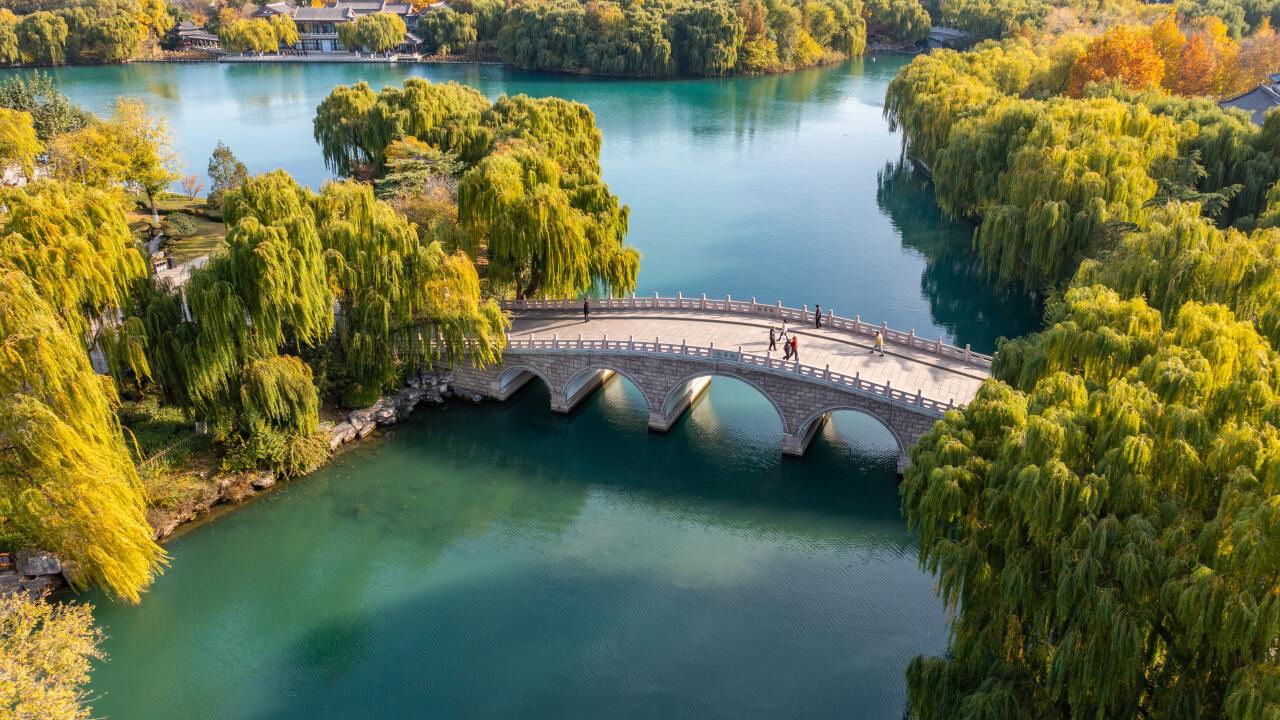 沉浸式体验秦淮河,济南大明湖游船攻略