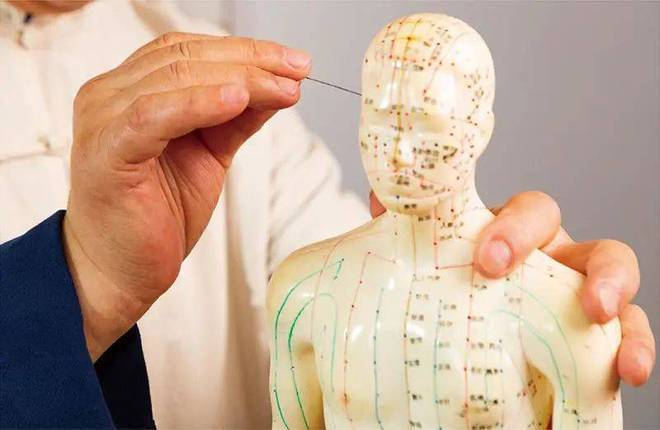 走进中医|运用中医岐黄针对中风后下肢痉挛症状的治疗