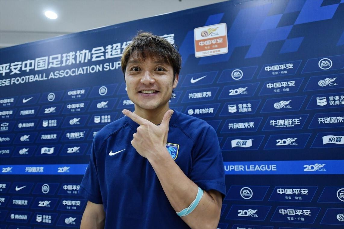 小将汪嵩替补绝杀,汪嵩绝杀现场球迷激动