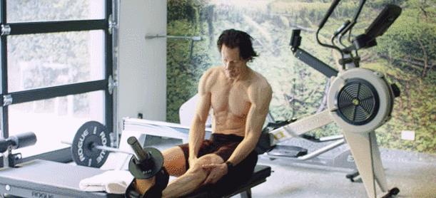 45岁亿万富翁与儿子换血,45岁亿万富豪重回18岁