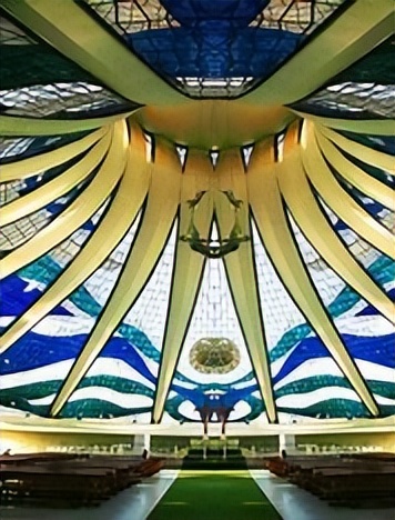 巴西新古典主义建筑追求什么原则?巴西木偶皮影有什么技巧?