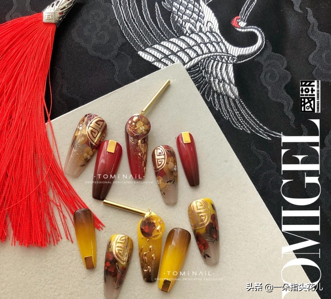 美甲国潮老虎爆款,国潮暗黑风格美甲款式