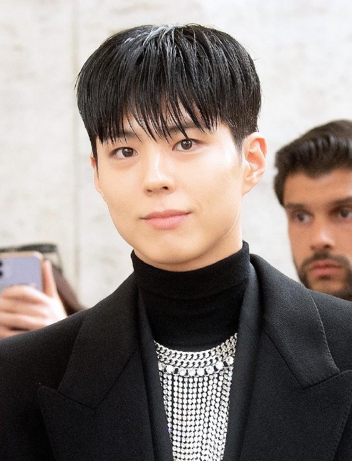 韩星时装周,权志龙泫雅时装周