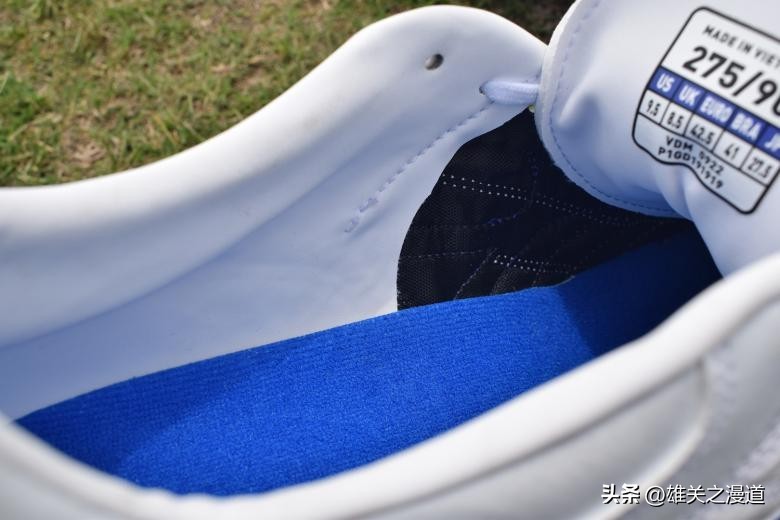 夏季重温2002世界杯的荣光，美津浓MIZUNOWAVECUPLEGENDAS足球鞋