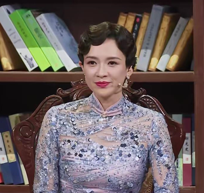 43岁的章子怡图片,章子怡怎么评价关晓彤