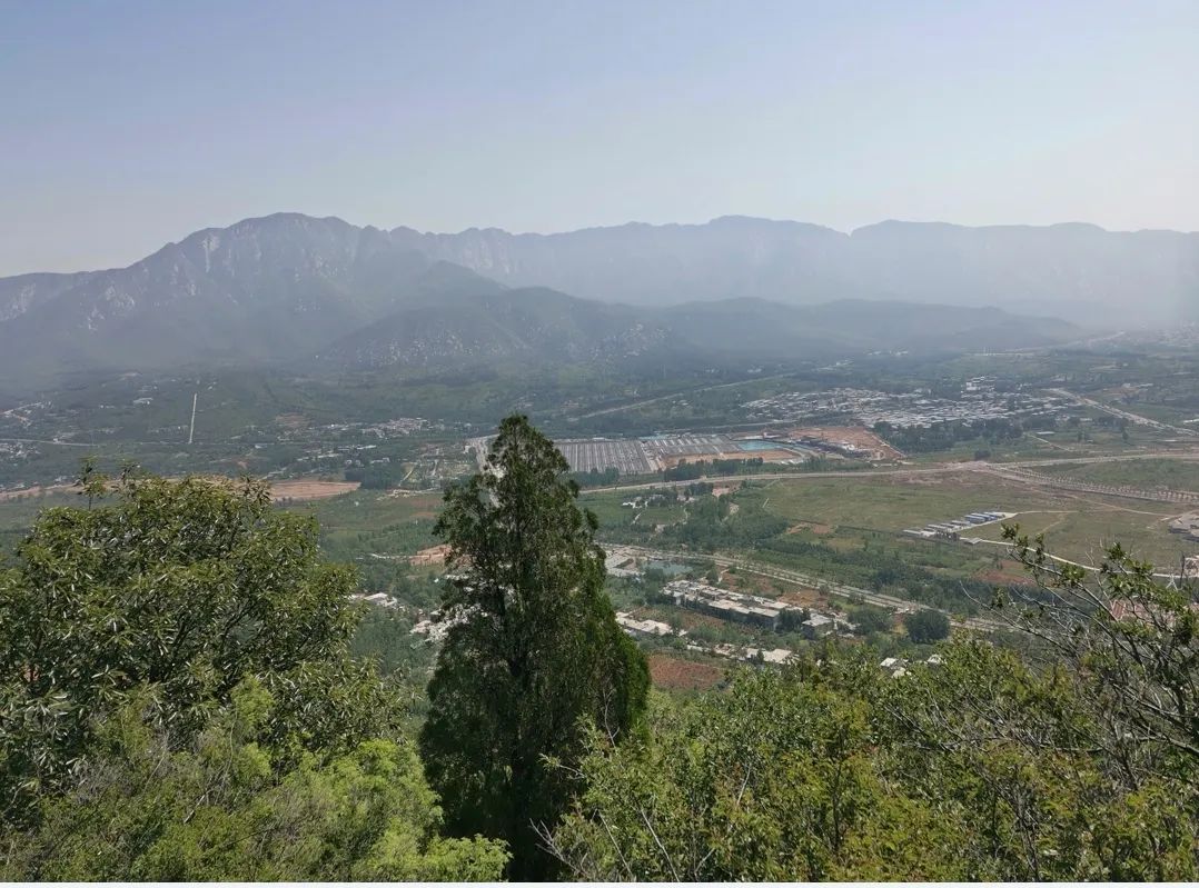 20230513嵩山月亮坡四号线溜腿，旁边的小山脊又出意外了