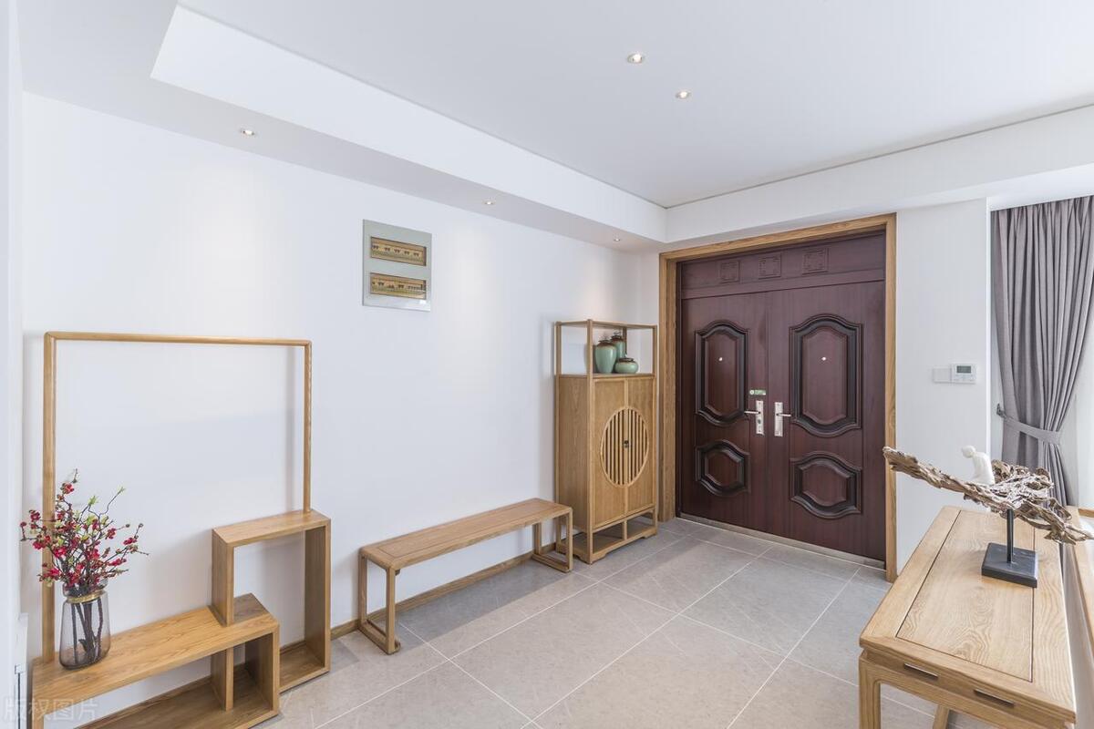 电视柜是壁挂好还是落地的好,电视柜是玻璃的好还是实木的好