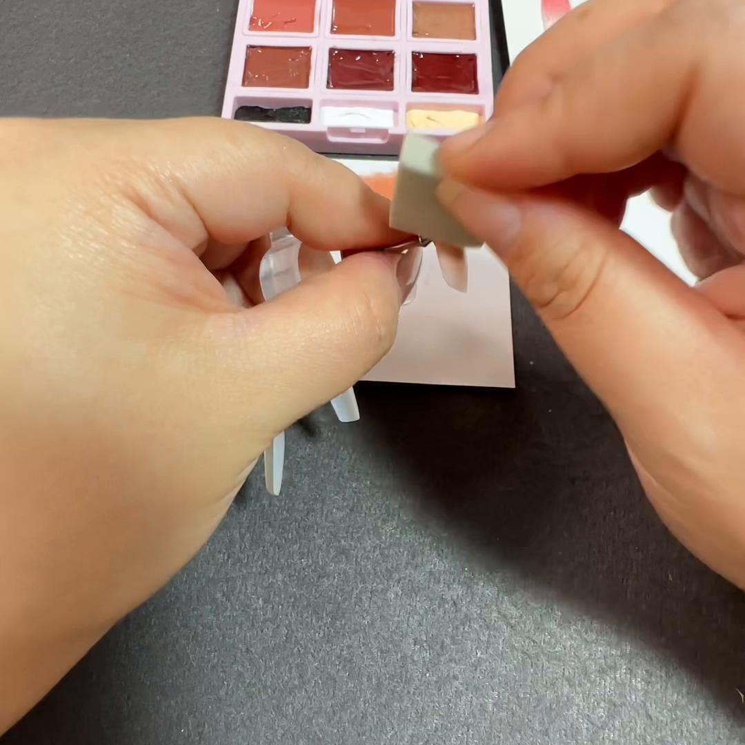 拍拍胶渐变详细美甲教程,拍拍胶美甲渐变款