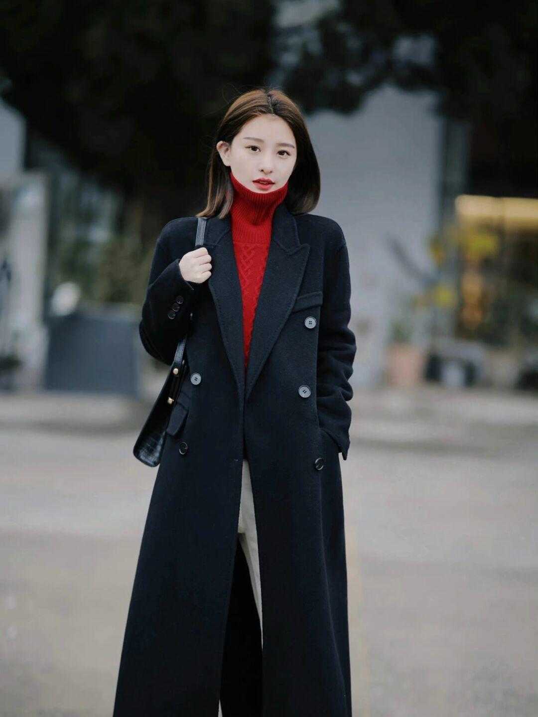 冬天搭配大衣的中长款毛衣,最高级的搭配大衣毛衣你会搭吗