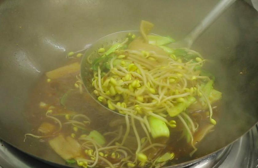 麻辣鲜香毛血旺做法,厨师长教你做毛血旺