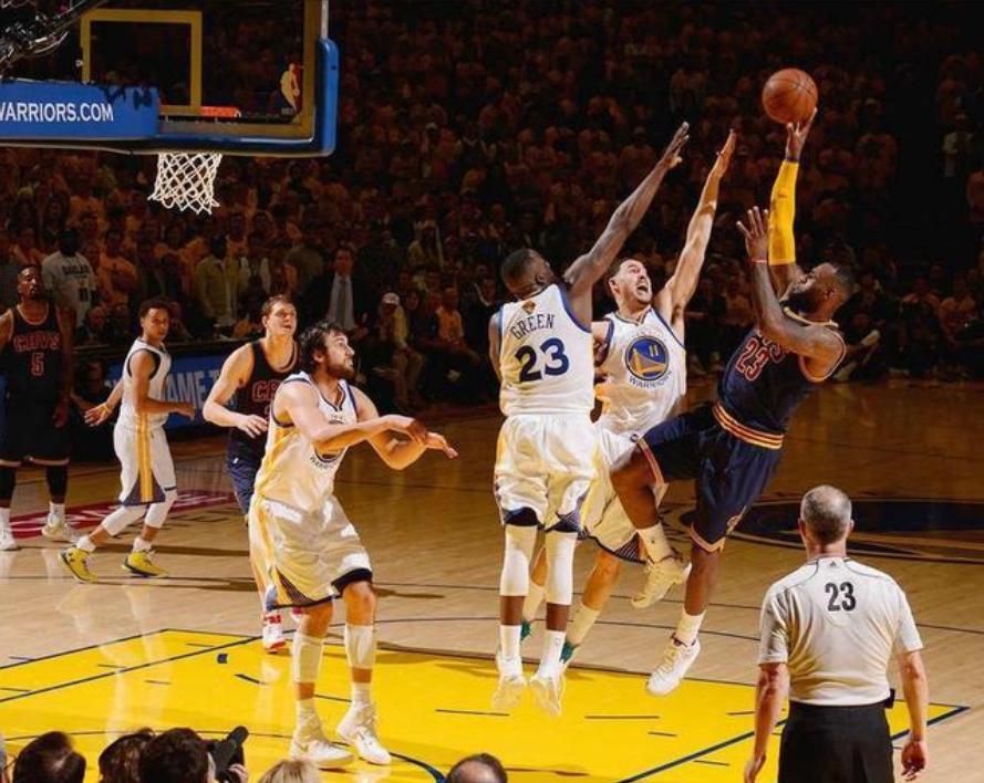 詹姆斯10进总决赛比分,18-19赛季詹姆斯打了几场赢了几场