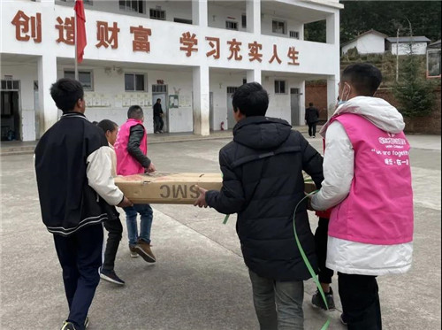 为中国足球梦想助力,为农村孩子筑梦爱心公益活动