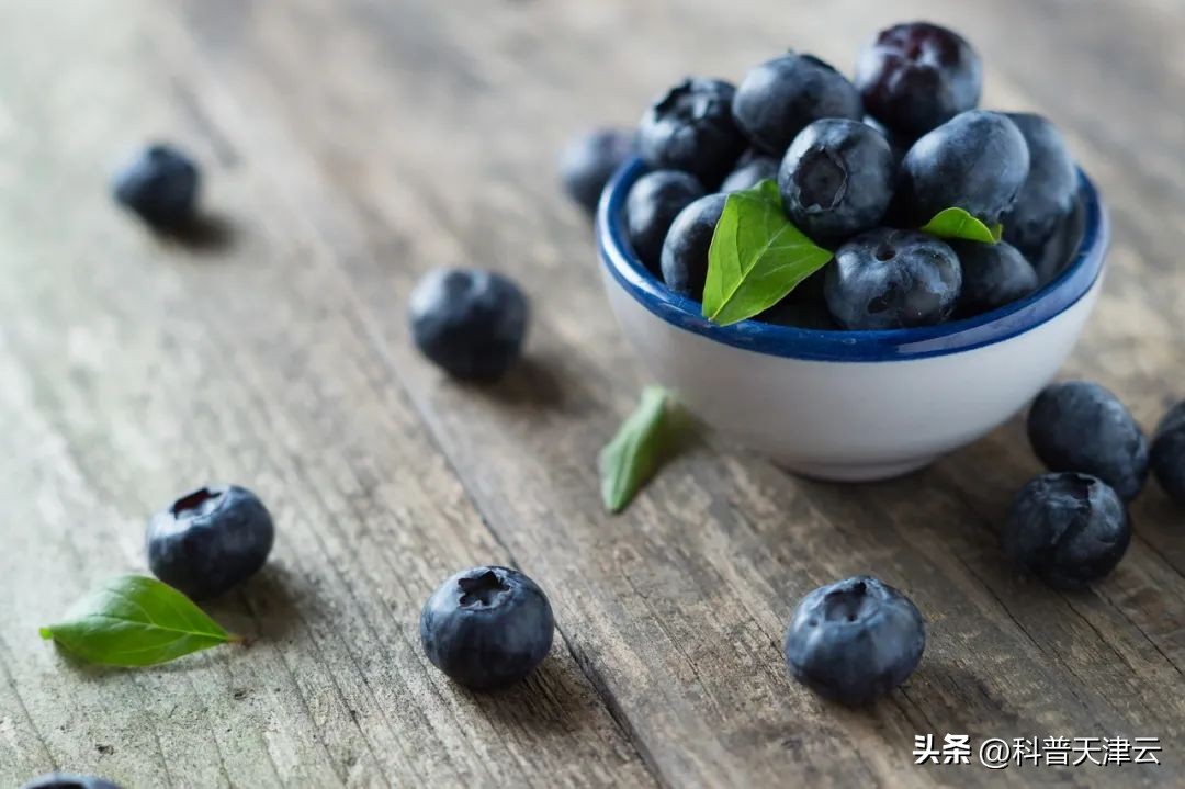 多吃蓝莓真的能变白吗,每天吃蓝莓身体有什么变化