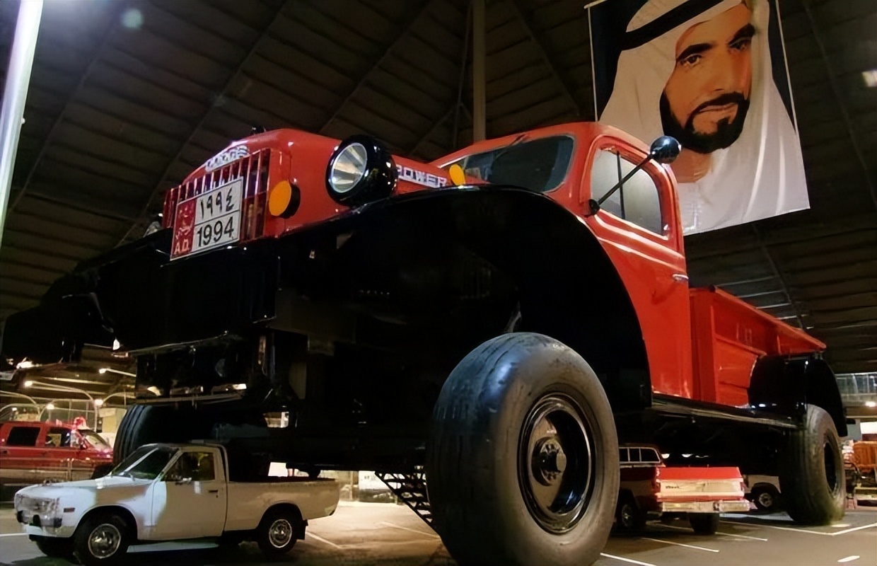 这个专开大车的中东浪子，最近搞了台两层楼高的悍马