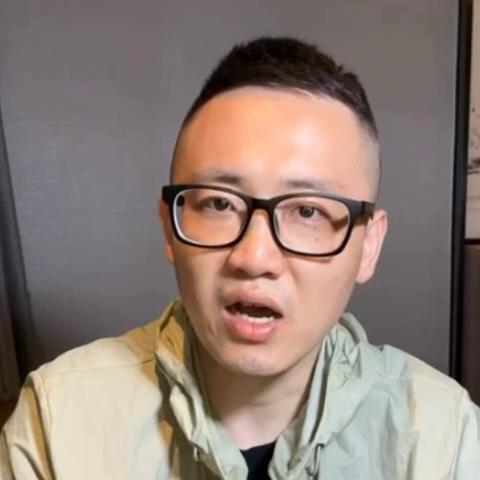 挤在星巴克的失业中年人,星巴克为何会挤满失业中年人