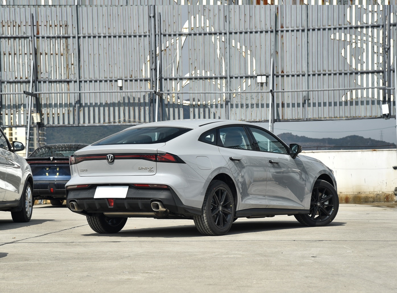 家用轿车建议选紧凑型车，看看这三款，省油，空间大，安全配置多