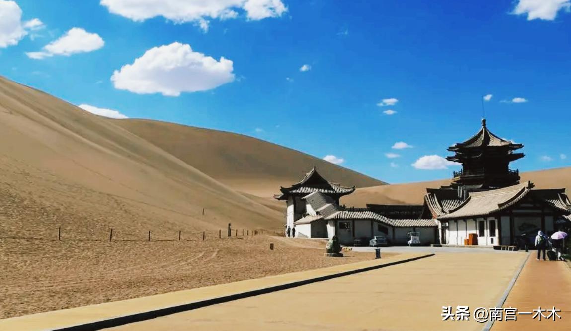 为了一个沙漠“小池塘”，投资47亿，还年年送水续命18年，值吗？