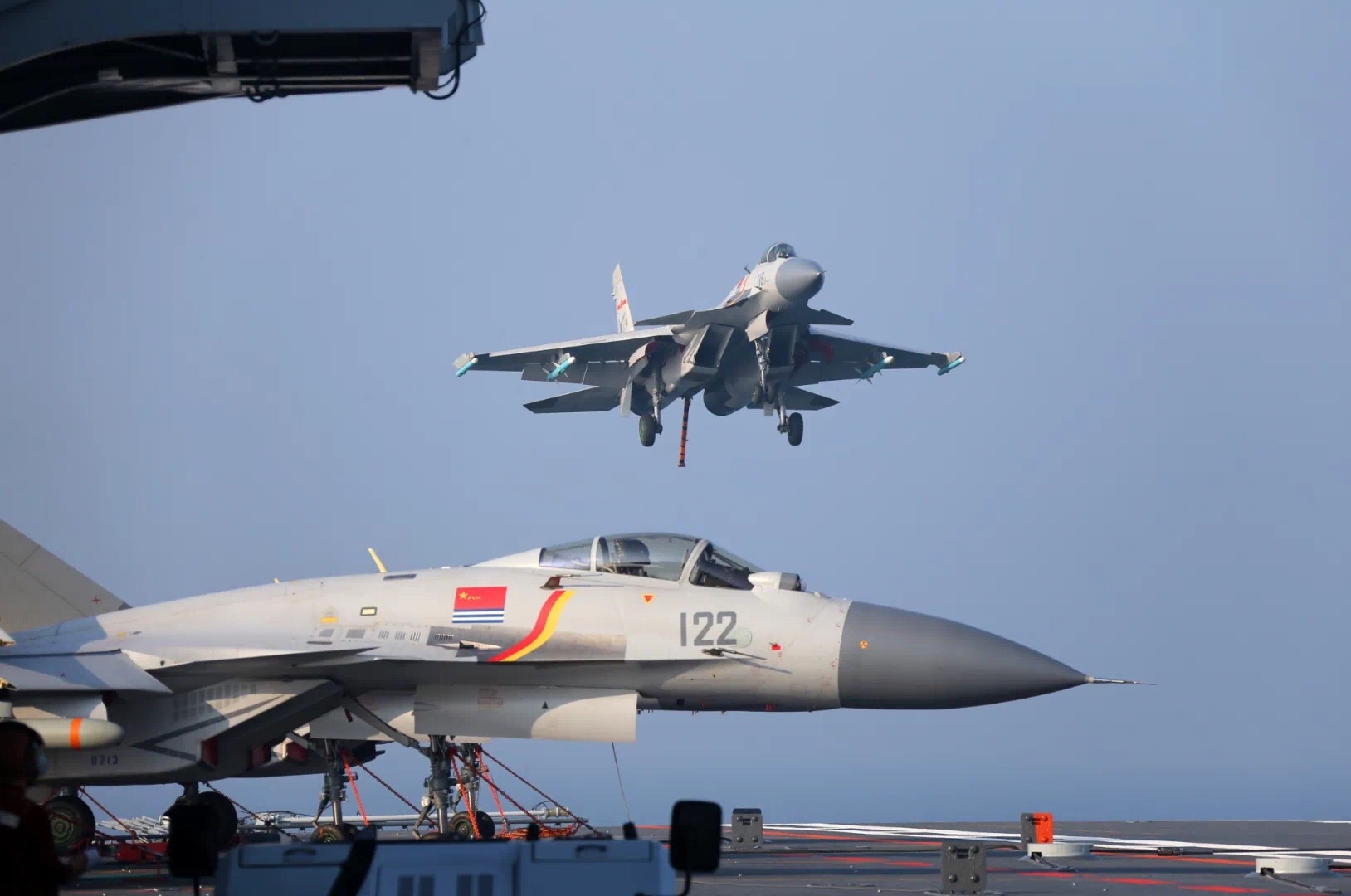 美媒歼15,歼15战斗机对比苏33战斗机