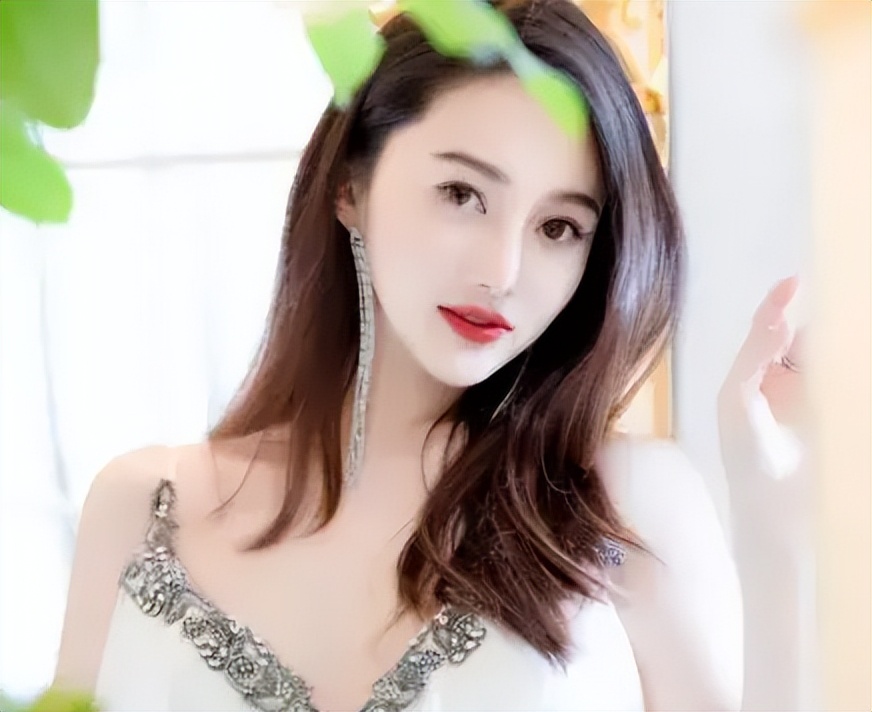 赵丽颖杨幂吻戏合集,赵丽颖回答和谁拍吻戏好