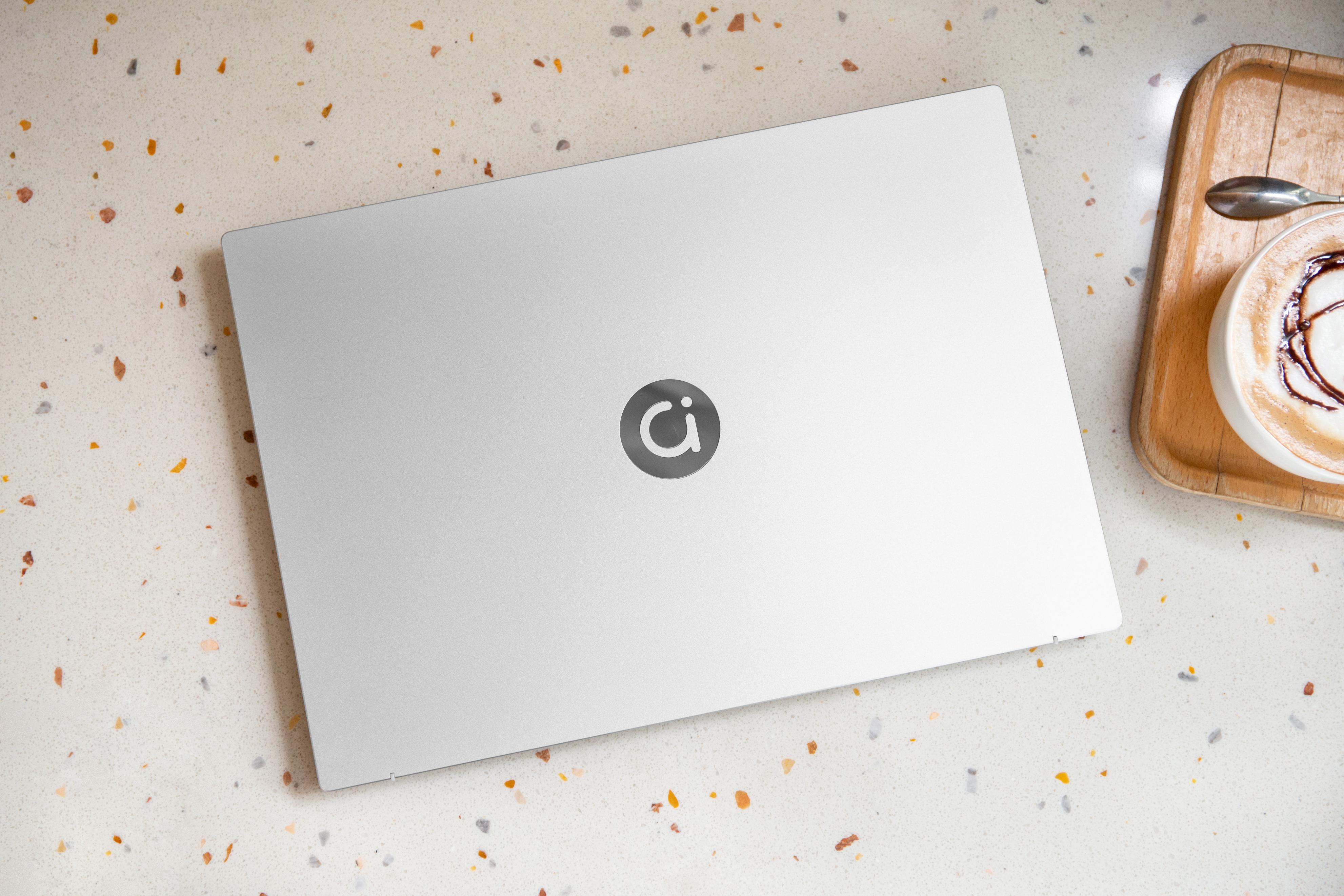 性价比高平价轻薄笔记本推荐,预算六千左右的高颜值轻薄笔记本