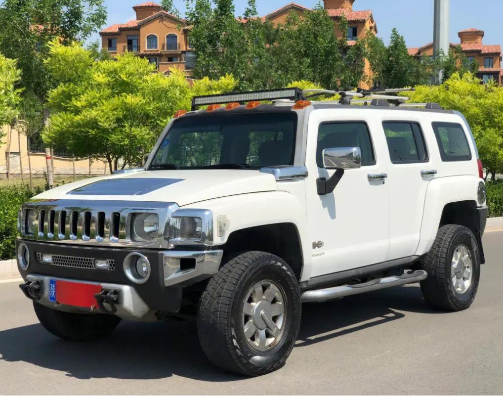 广西“蛇毒王后”：家藏价值47亿蛇毒，美国人送悍马讨好她求合作