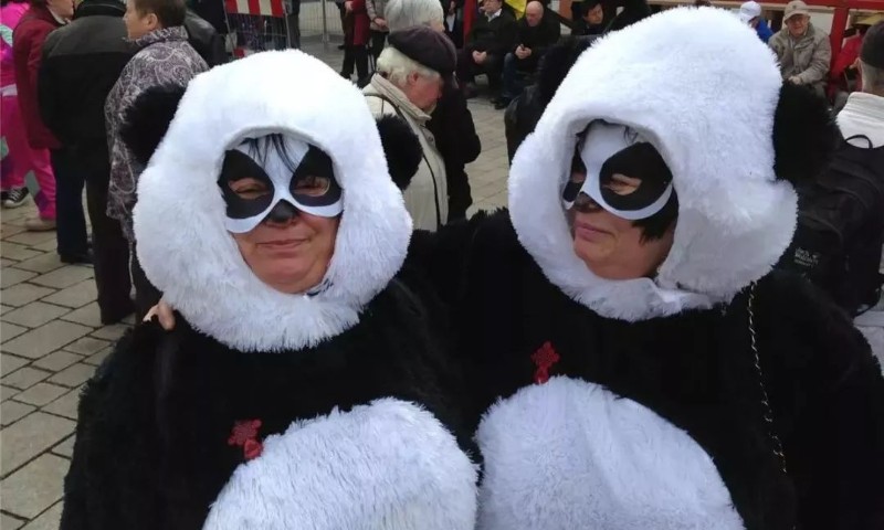 欧洲最奇葩小镇,欧洲小镇中国人