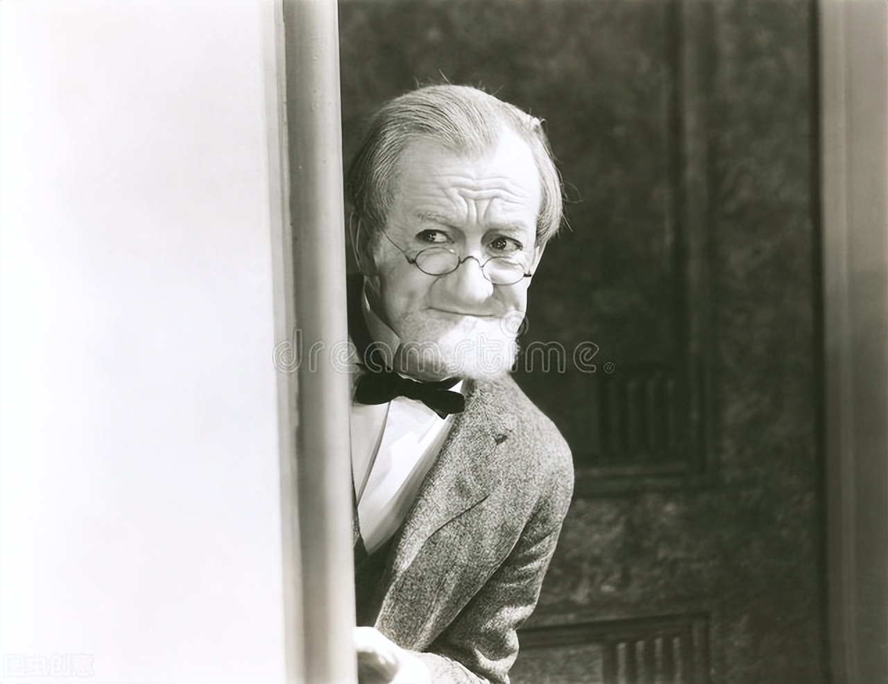 隔壁老王被套路的故事,对门老王