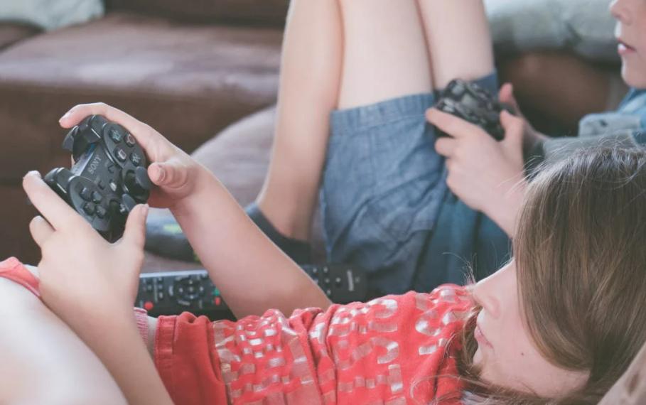 青春期的孩子厌学也应该读什么书,青春期厌学有好了的孩子吗