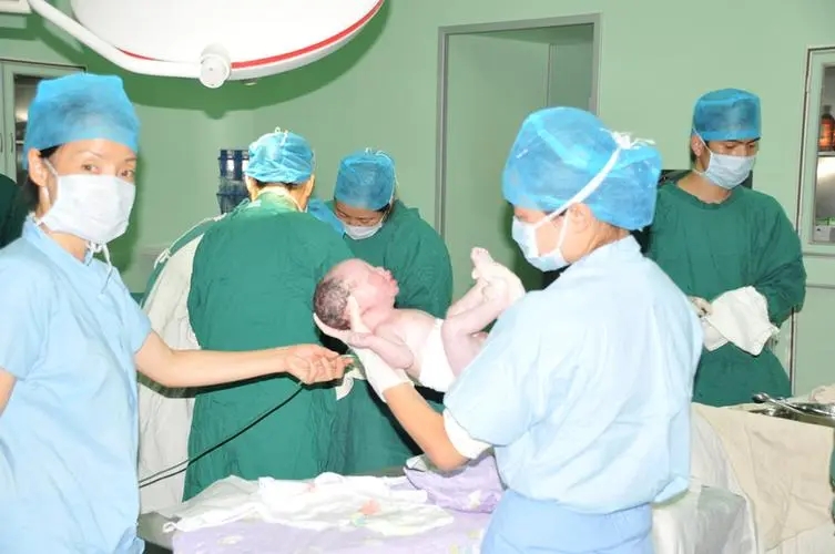 妻子生了个混血宝宝鉴定结果,妻子生下混血儿后续怎么样