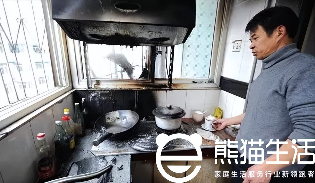 油烟机顶吸式还是侧吸好清洁,油烟机清洁的最佳方法