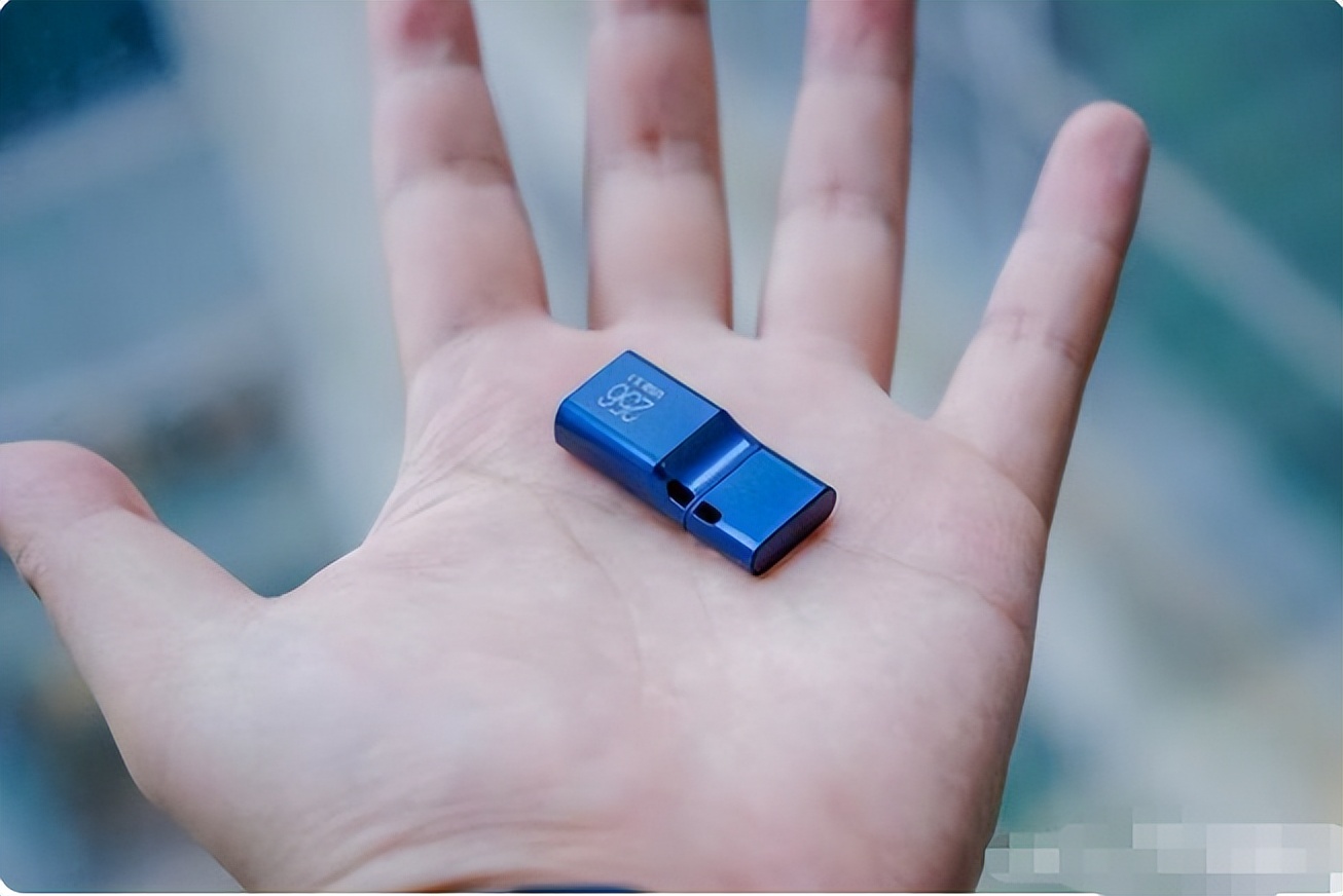 雪铁龙凡尔赛c5x专用u盘,400mb每秒的u盘