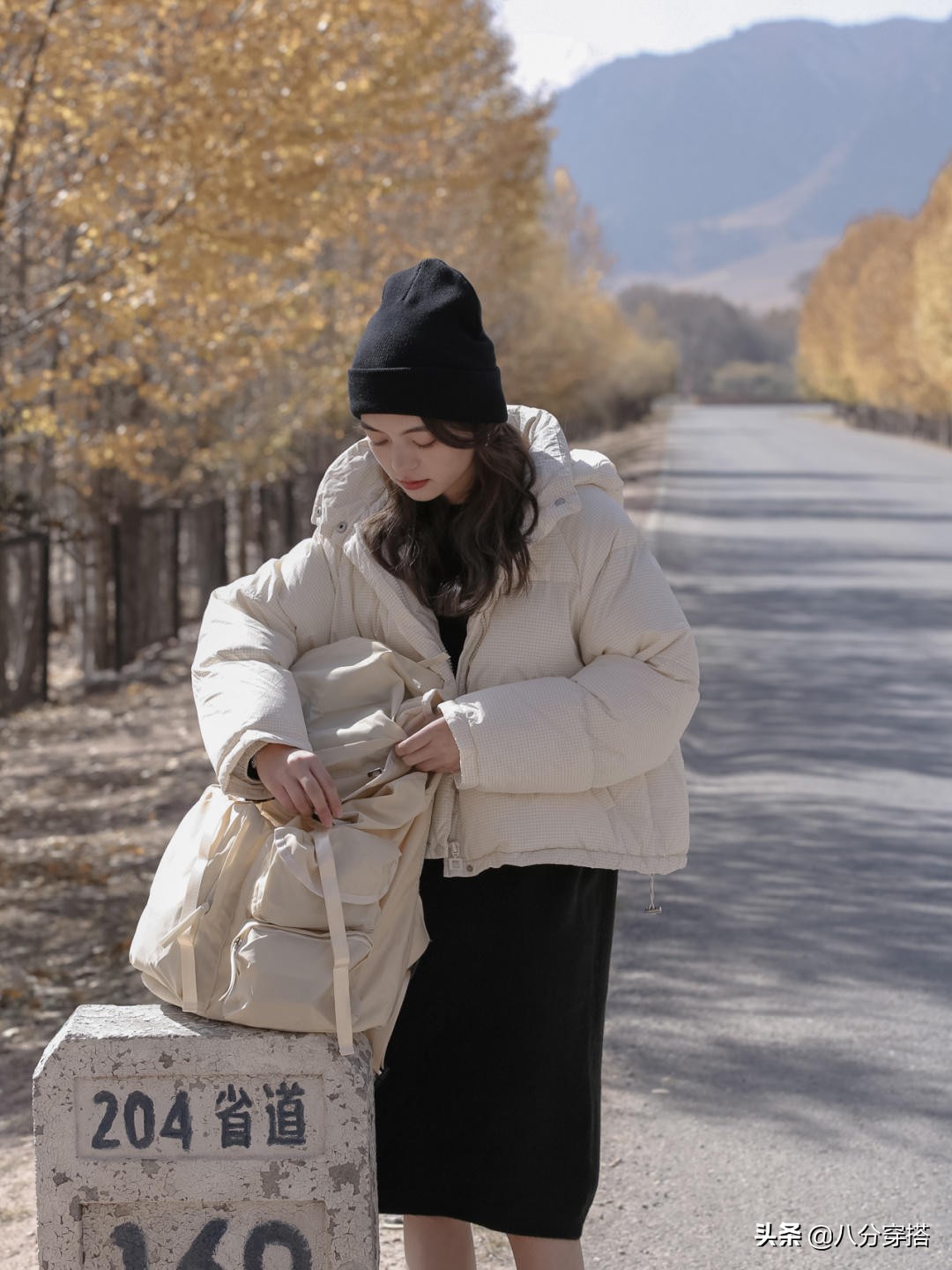 羽绒服短款女洋气小个子显瘦,显瘦短款羽绒服