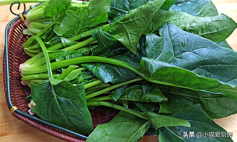 虾仁和菠菜怎么炒好吃又营养,虾仁鸡蛋炒菠菜怎么炒好吃