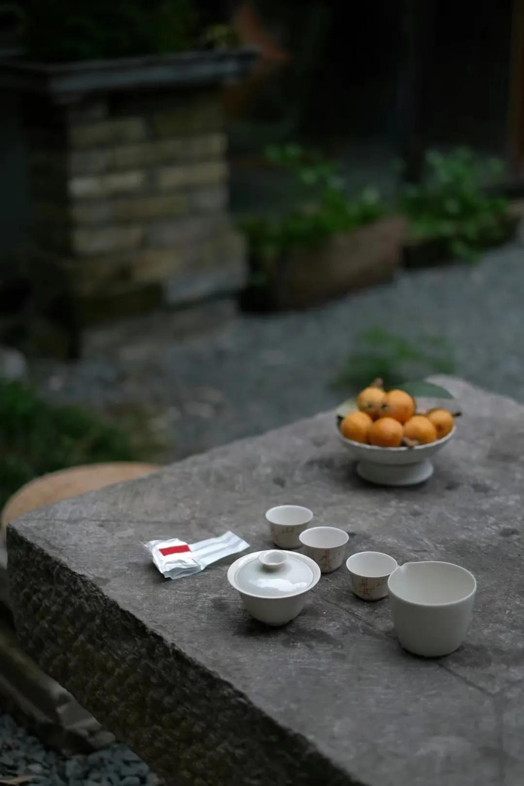 闫群：热烈的群山