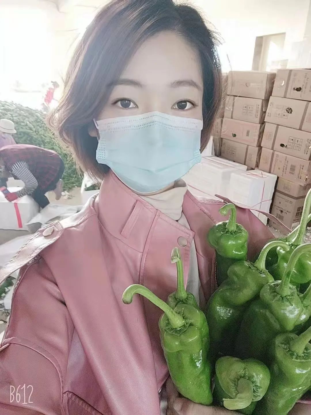 厉害！这个山东蔬菜代办姑娘从跑市场发名片做起，如今卖货俄罗斯