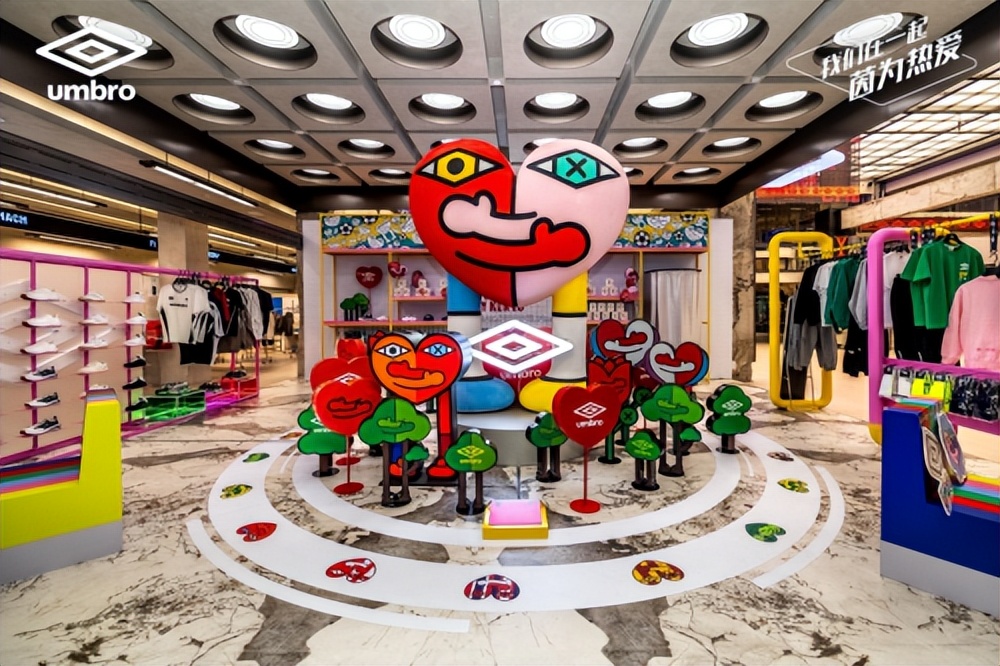 「茵」为热爱成都雄起umbro茵宝快闪活动空降成都