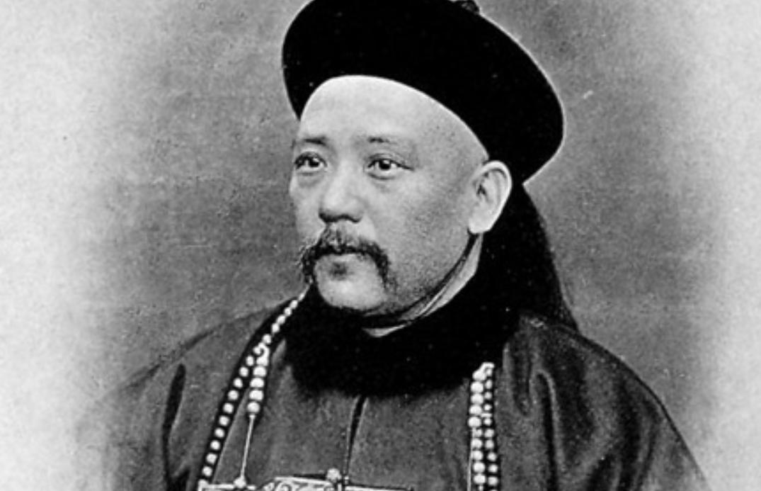 少爷洗脚,少爷给丫鬟洗脚