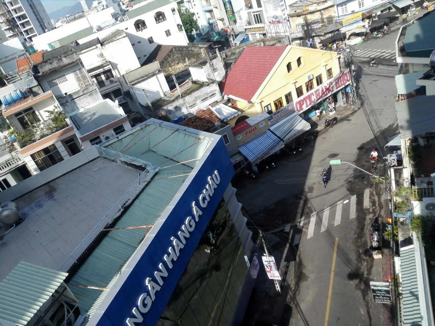 卜算子•越南芽庄五日游（一）