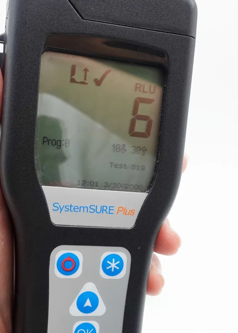 公共泳池的水有多脏,小区泳池太脏怎么办