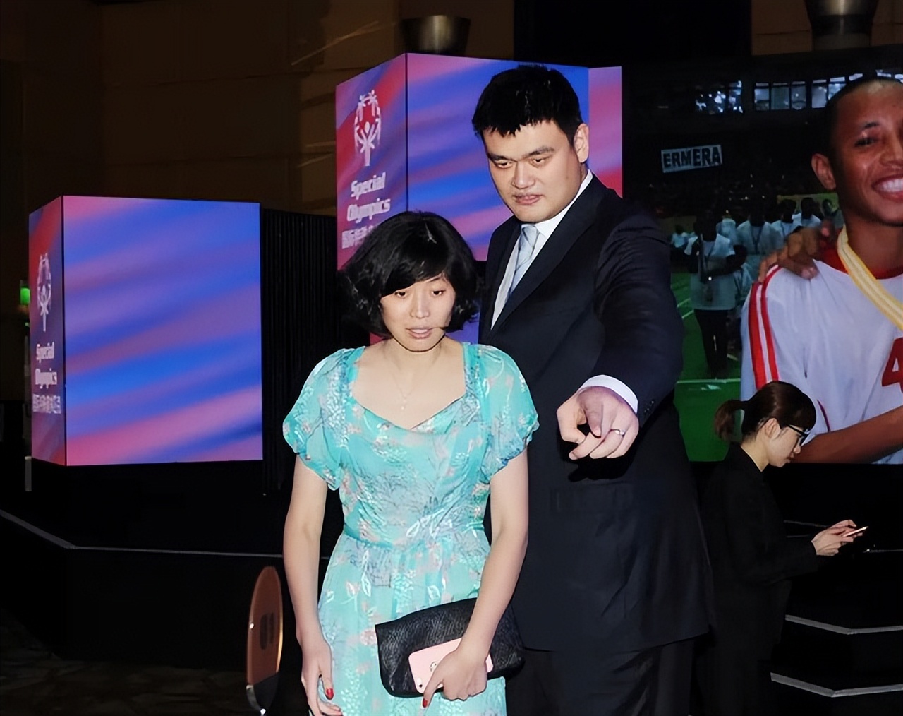 姚明和叶莉年龄,姚明与妻子叶莉