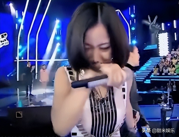 那英淘汰的实力歌手姚贝娜,那英为什么要给姚贝娜换歌