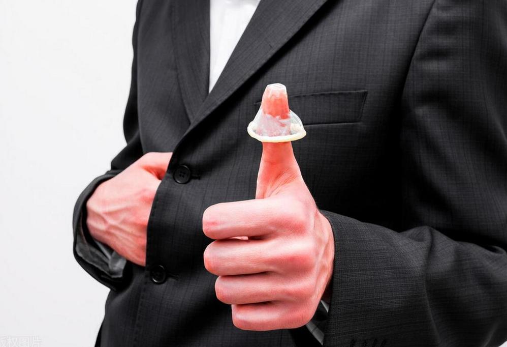 安全套的油对身体有害吗,安全套的油要不要擦干净