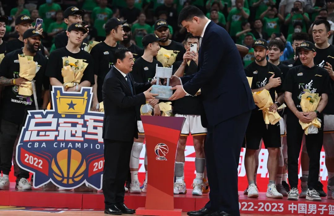 cba冠军颁奖仪式讲话,省委书记颁奖典礼