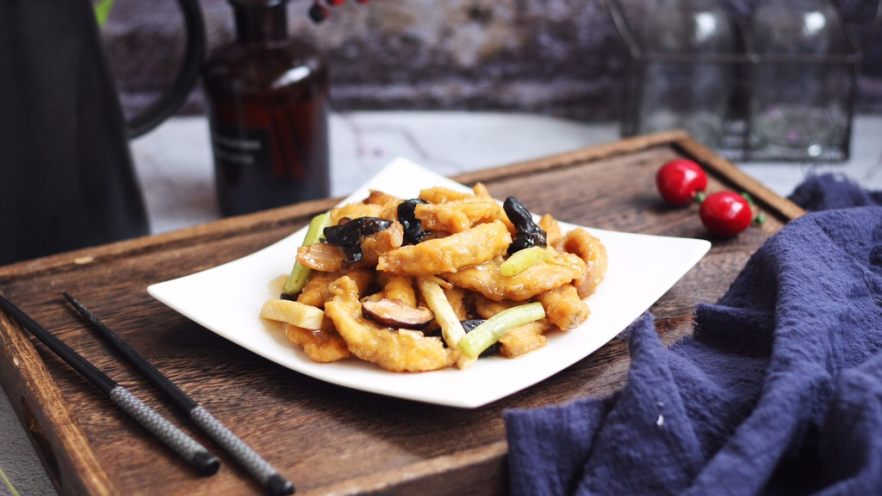 天津带鱼鳞的名菜,天津必吃名菜罾蹦鱼