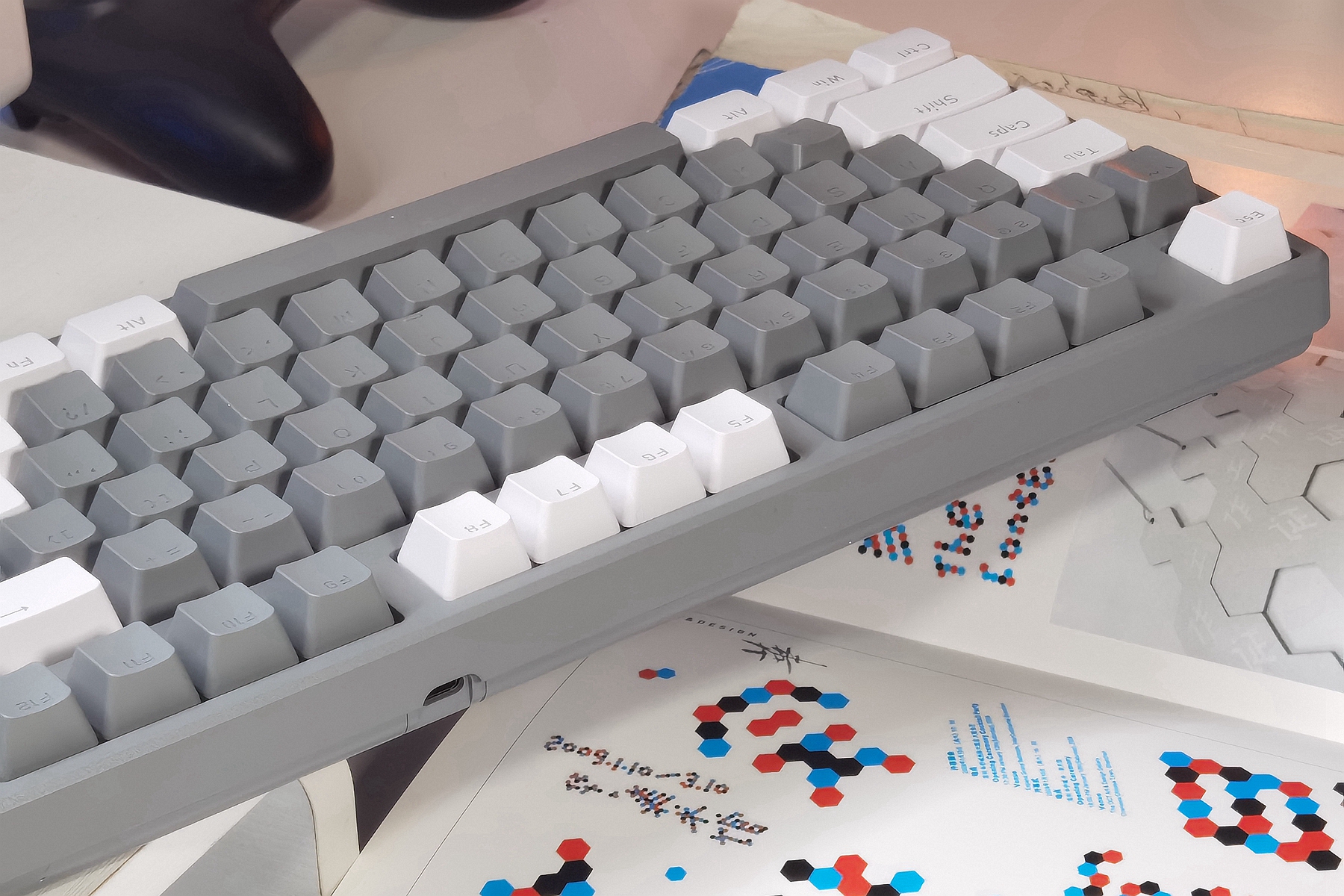 黑爵104键机械键盘,pbt键帽食品级