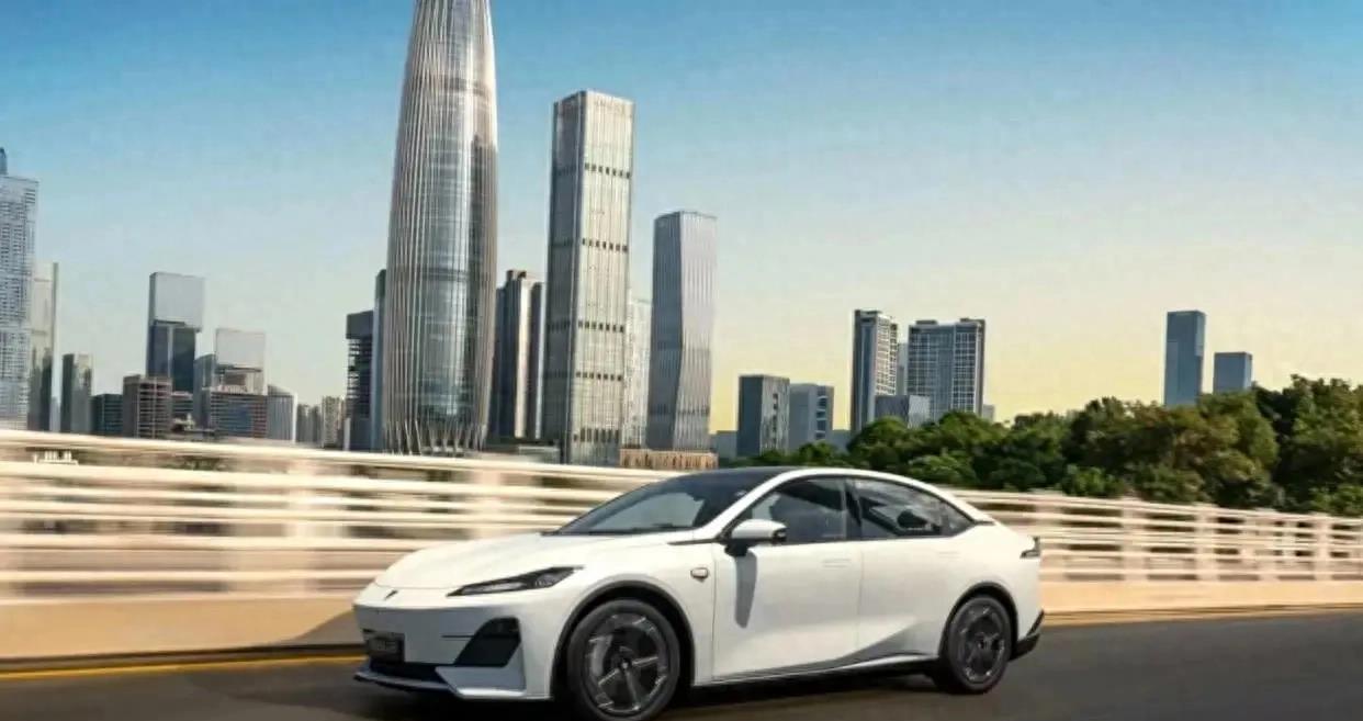 深蓝sl03超级增程尽享驾趣,深蓝sl03趣味体验